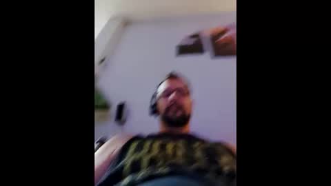 Snapshot of vegasdadbod chatting on 11.20.25 vegasdadbod online show from 11.20.25