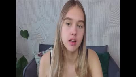 Snapshot of vel1ka chatting on 09.16.25 Barbara online show from 09.16.25