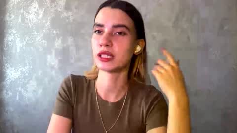 Snapshot of veliaaikens chatting on 10.17.25 Mia online show from 10.17.25