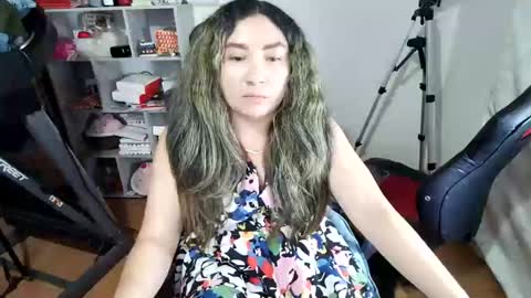 Snapshot of vellarossa chatting on 04.26.26 Im VelaI will be Christmas and New Year with my family December 22 to January 13 I will miss you guys. online show from 04.26.26