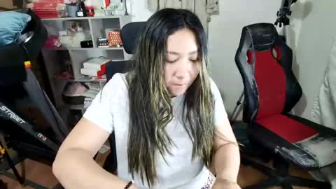Snapshot of vellarossa chatting on 07.13.26 Im VelaI will be Christmas and New Year with my family December 22 to January 13 I will miss you guys. online show from 07.13.26