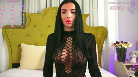 Snapshot of velmaevans chatting on 09.19.25 Velma online show from 09.19.25