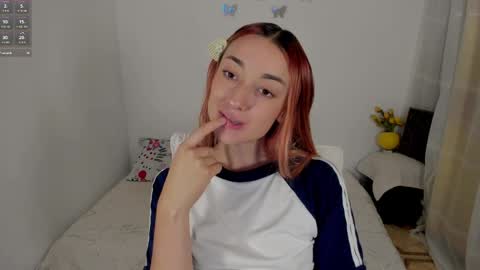 Snapshot of velvet_00 chatting on 04.08.26 velvet_00 online show from 04.08.26