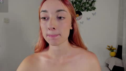 Snapshot of velvet_00 chatting on 04.12.26 velvet_00 online show from 04.12.26