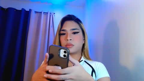 velvet_delux69 online show from 11.03.25