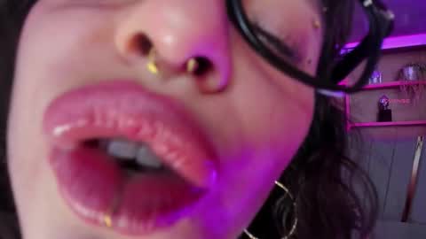 Isabella  online show from 12.21.25