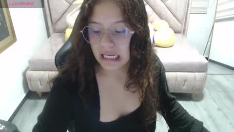 velvet_moon_v online show from 01.10.26