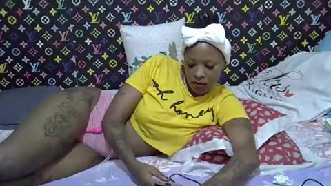 Snapshot of velvet_temptress chatting on 03.21.26 velvet online show from 03.21.26