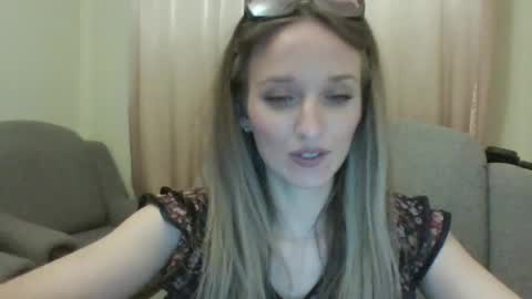Snapshot of velvetintuition chatting on 05.14.26 velvetintuition online show from 05.14.26