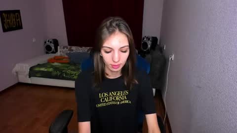 veneradi615 online show from 02.20.25