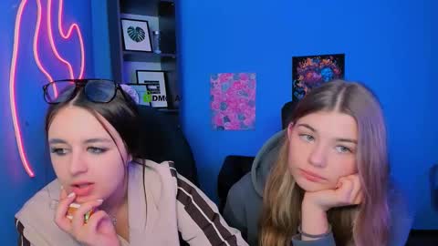 Snapshot of venezia_barton chatting on 02.25.26 venezia_barton online show from 02.25.26