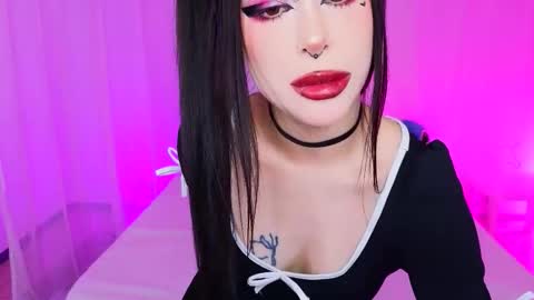 Vivian online show from 11.21.25