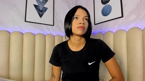 Snapshot of venus__miller chatting on 10.05.25 venus__miller online show from 10.05.25