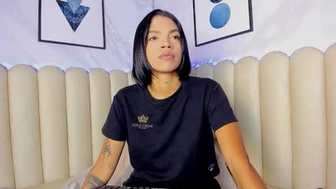 Snapshot of venus__miller chatting on 10.07.25 venus__miller online show from 10.07.25
