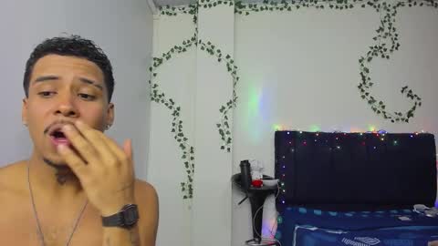 venus_boy2 online show from 11.13.25