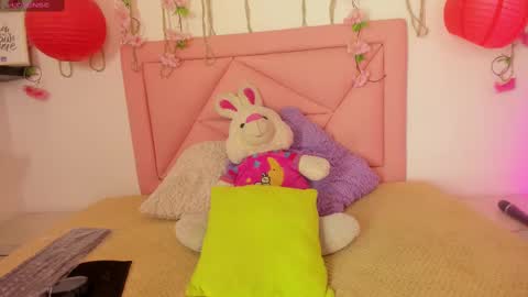 Snapshot of venus_latin_01 chatting on 10.01.25 Mary online show from 10.01.25