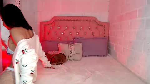 Snapshot of venus_megan chatting on 11.12.25 emily independent account MY conextion 1100 GTM to 17hr GTM online show from 11.12.25