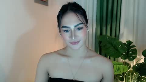 Venus Sunrise Bombshell online show from 11.07.25