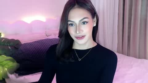 Venus Sunrise Bombshell online show from 05.25.26
