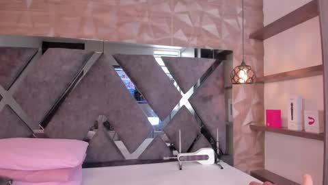 Venus online show from 04.14.26