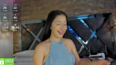 Snapshot of venus_velez chatting on 05.17.26 Venus online show from 05.17.26