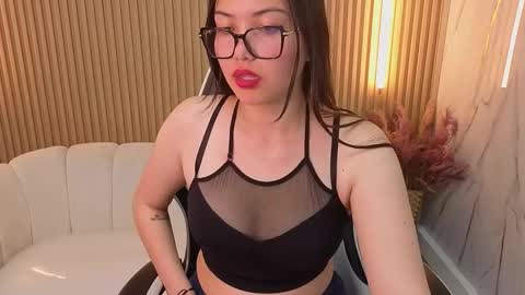 Snapshot of venus_velvet_tp chatting on 11.30.25 Venus online show from 11.30.25