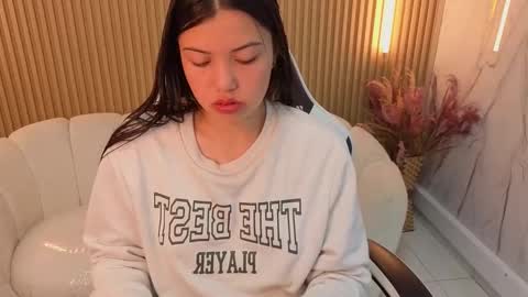 Snapshot of venus_velvet_tp chatting on 12.14.25 Venus online show from 12.14.25