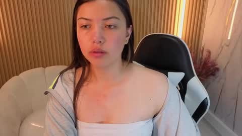 Snapshot of venus_velvet_tp chatting on 12.19.25 Venus online show from 12.19.25