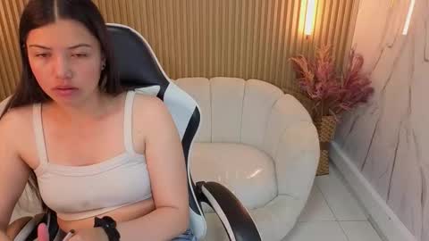 Snapshot of venus_velvet_tp chatting on 12.20.25 Venus online show from 12.20.25