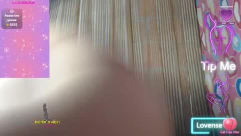 Snapshot of venuslovelatina chatting on 04.06.26 venuslovelatina online show from 04.06.26