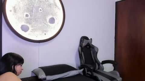 venuss09 online show from 10.07.25