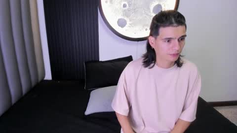 venuss09 online show from 10.10.25