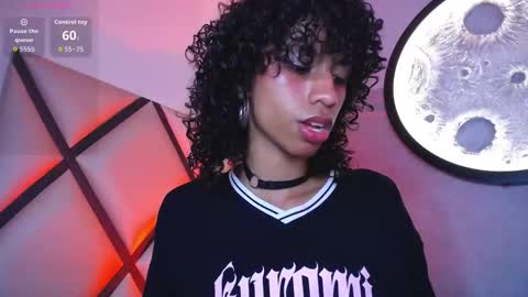 venuss_03 online show from 01.10.26