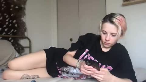 Snapshot of venustheflytrap chatting on 05.17.26 venustheflytrap online show from 05.17.26