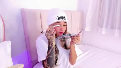 Snapshot of venusvan chatting on 10.10.25 Shelly online show from 10.10.25