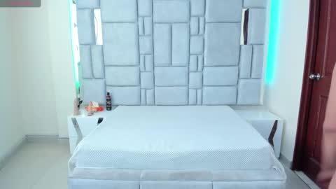 Snapshot of verabest chatting on 12.14.24 Domelipa online show from 12.14.24