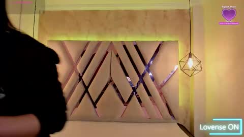 Snapshot of verabest chatting on 02.20.25 Domelipa online show from 02.20.25