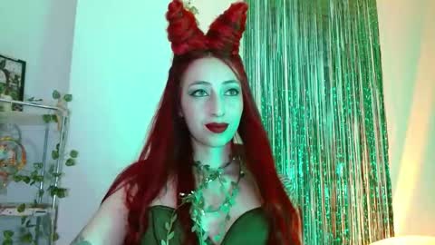 Snapshot of vermelha_gremory1 chatting on 10.21.25 vermelha gremory1 online show from 10.21.25