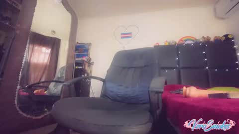 Snapshot of veroalva chatting on 02.21.25 Vero Alva online show from 02.21.25