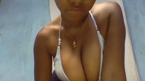 Snapshot of verolla31 chatting on 12.16.24 verolla31 online show from 12.16.24