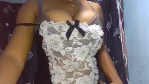 Snapshot of verolla31 chatting on 12.18.24 verolla31 online show from 12.18.24