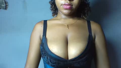 Snapshot of verolla31 chatting on 02.27.25 verolla31 online show from 02.27.25