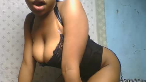 Snapshot of verolla31 chatting on 09.24.25 verolla31 online show from 09.24.25