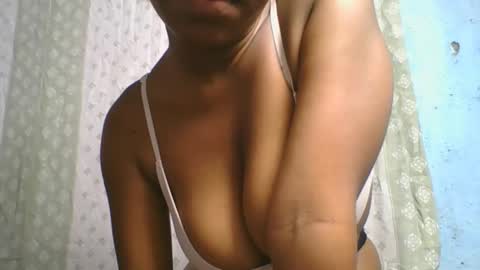 Snapshot of verolla31 chatting on 10.01.25 verolla31 online show from 10.01.25