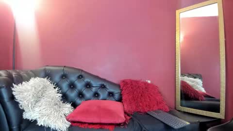 Snapshot of veroni_k4 chatting on 12.25.24 Vero online show from 12.25.24