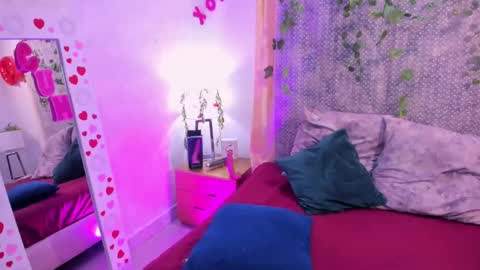 Veronica Olson online show from 03.07.25