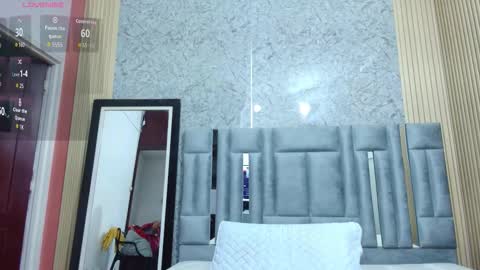 Veronica online show from 12.18.25