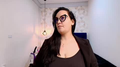 Snapshot of veroniicabbw chatting on 01.28.25 veroniicabbw online show from 01.28.25