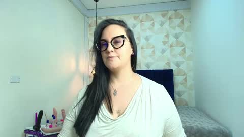 Snapshot of veroniicabbw chatting on 02.18.25 veroniicabbw online show from 02.18.25