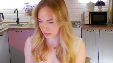 Veronika online show from 10.21.25